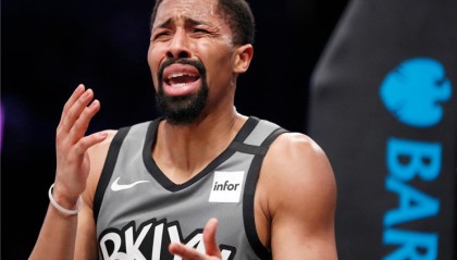  布雷斯特主帅炮轰裁判，赛后发布会发飙  