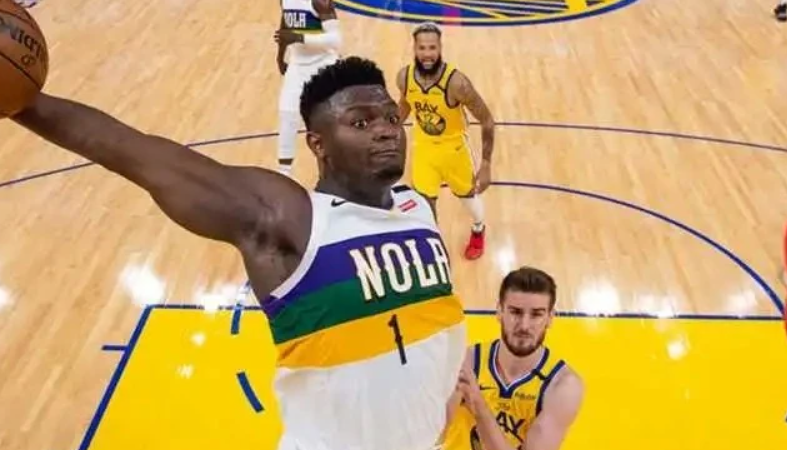  鹈鹕官宣锡安右脚踝骨折将休六周  